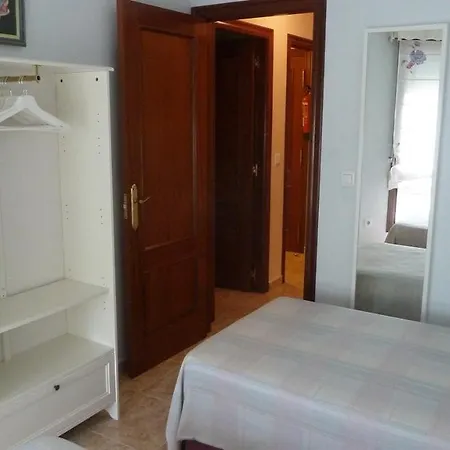 Comodo Apt 40m Playa . نوخا