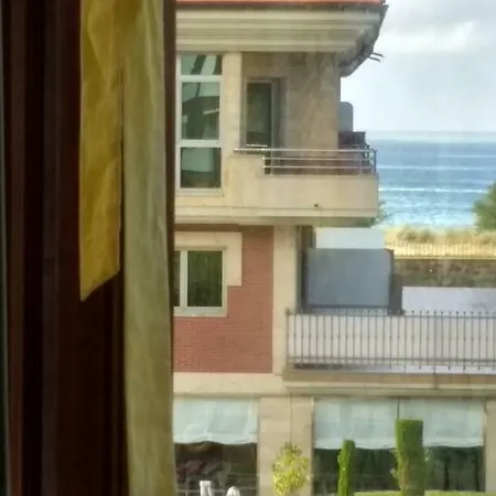 Comodo Apt 40m Playa . نوخا